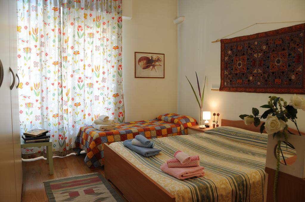 Zeus Bed&Breakfast Florenz Zimmer foto