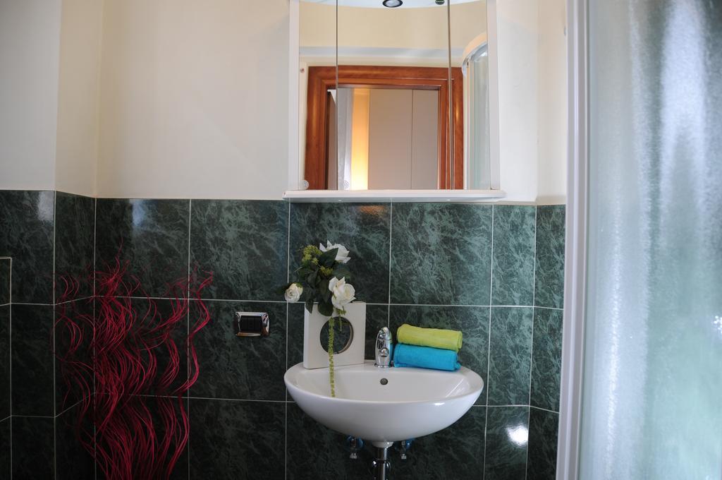 Zeus Bed&Breakfast Florenz Zimmer foto